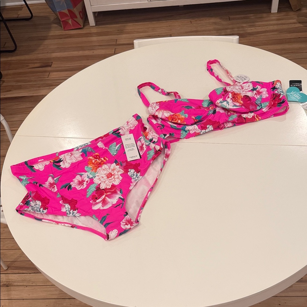 NWT Torrid Pink Floral Bikini Set